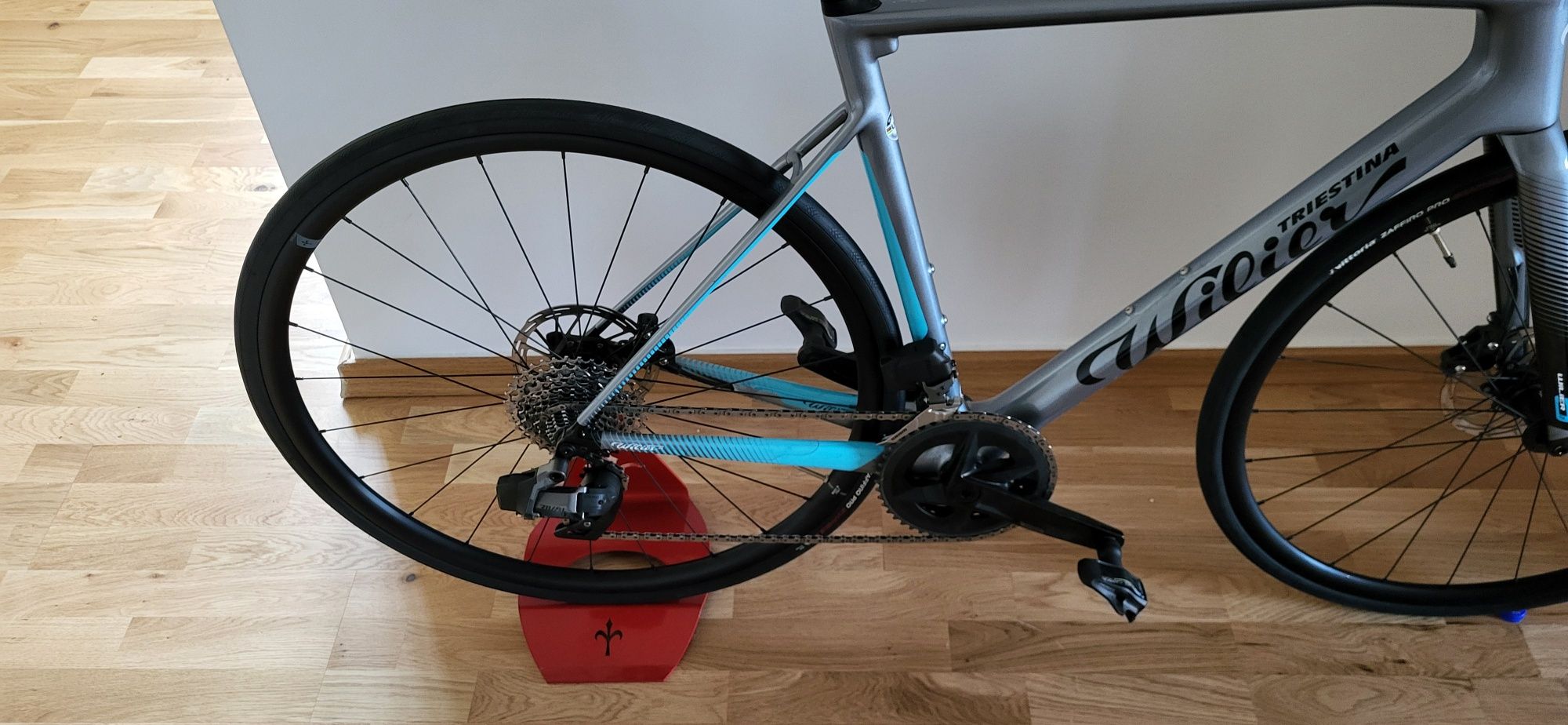 Vand cursiera race  disc Wilier 0SL sram Rival AXS 2x12