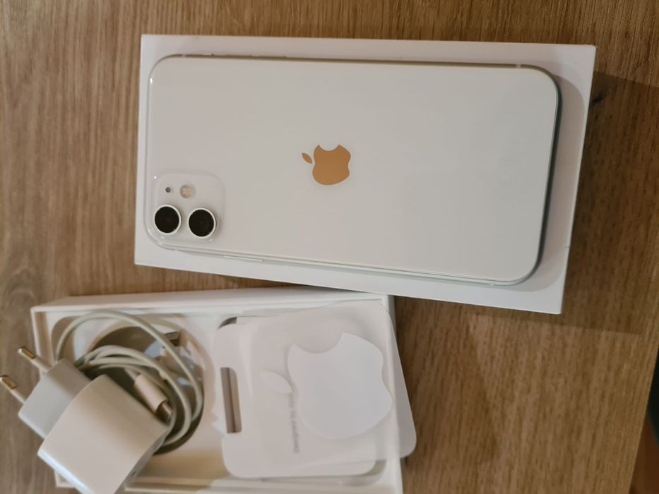 iPhone 11
With , 64 GB, Excelent