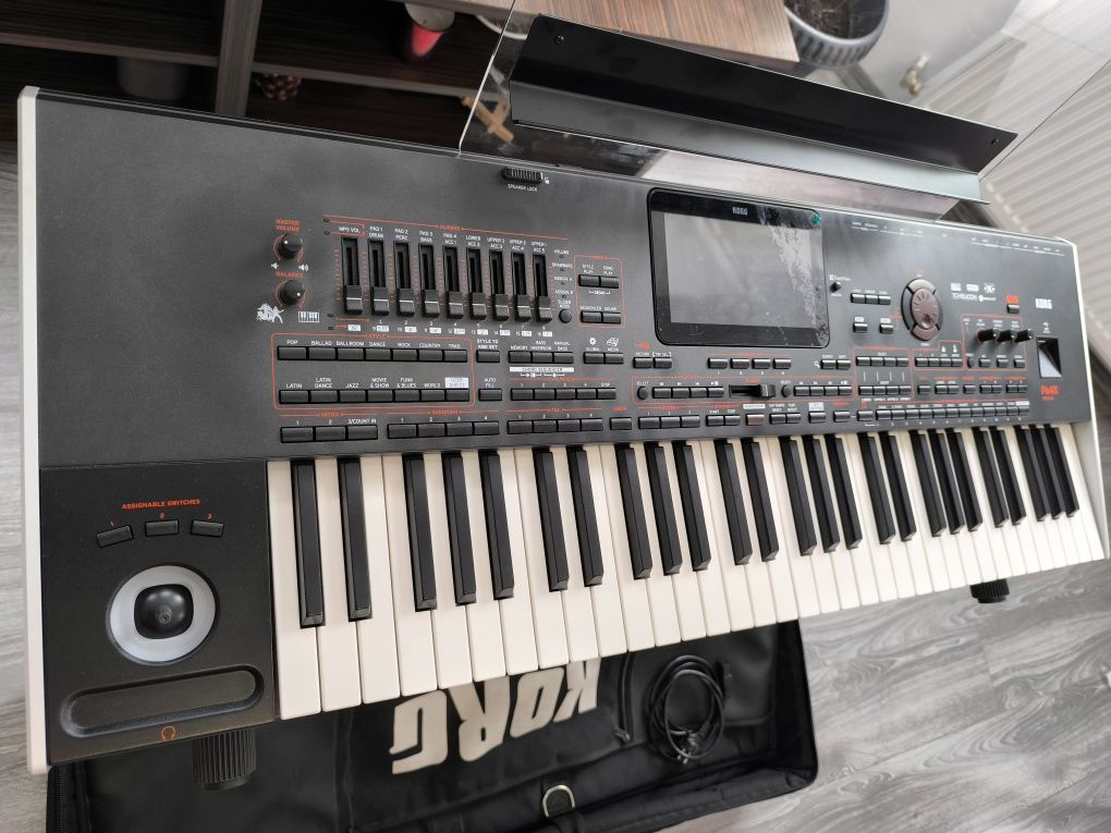 Korg pa4x Oriental 61 keys