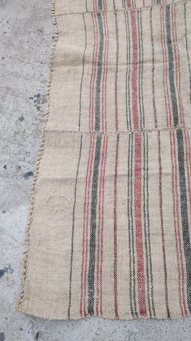 Față de masă veche țesută manual la război din cânepă