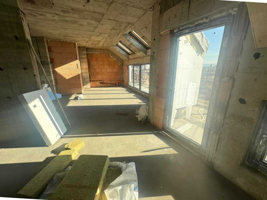 Продава се Тристаен апартамент в Варна, Център - 154 кв.м за 942 €/кв.м - Снимка #9