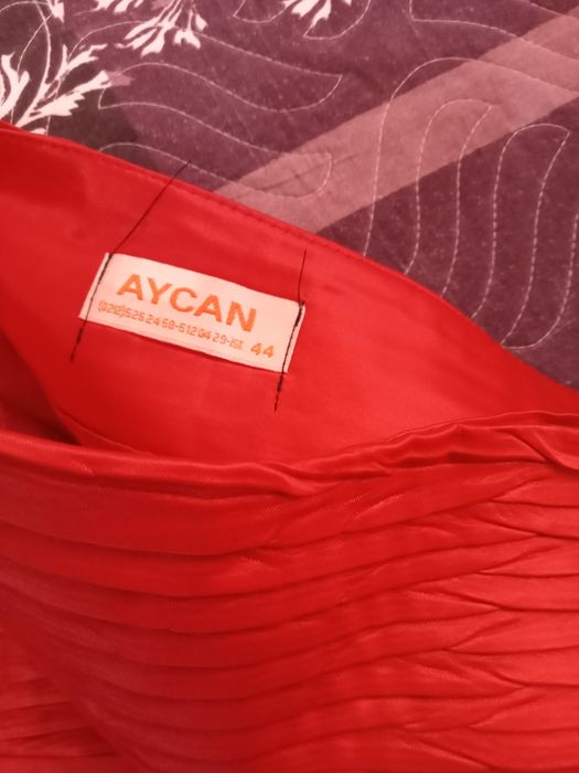 Vand 2 fuste elegante lungi