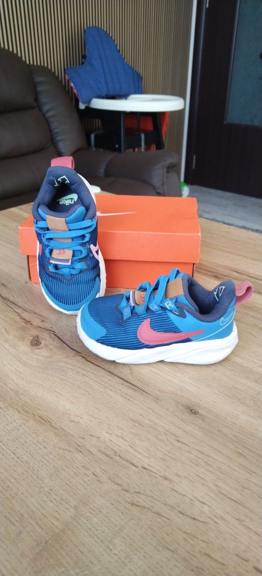 Бебешки мокасини Mayoral и маратонки Nike
