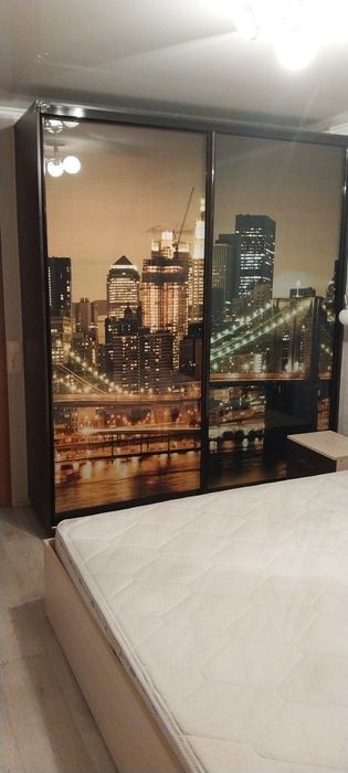 Шкаф купе + кровать тумбы 2шт +куханый стол 4 стула