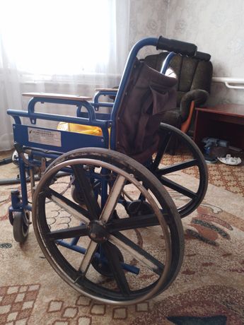 Продам 3 инвалидных кресла