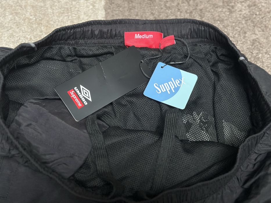 Supreme AOI Glow in the Dark / M