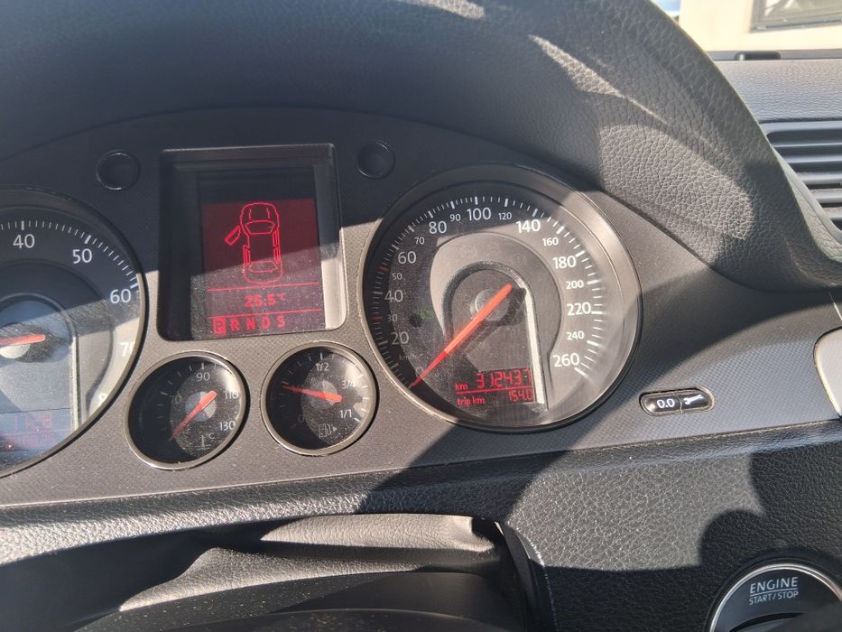 Vând passat b6 1.6 /BENZINA Automat DSG