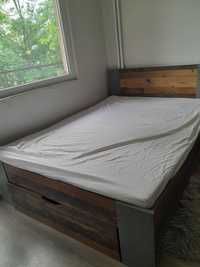Спалня с матрак и гардероб
