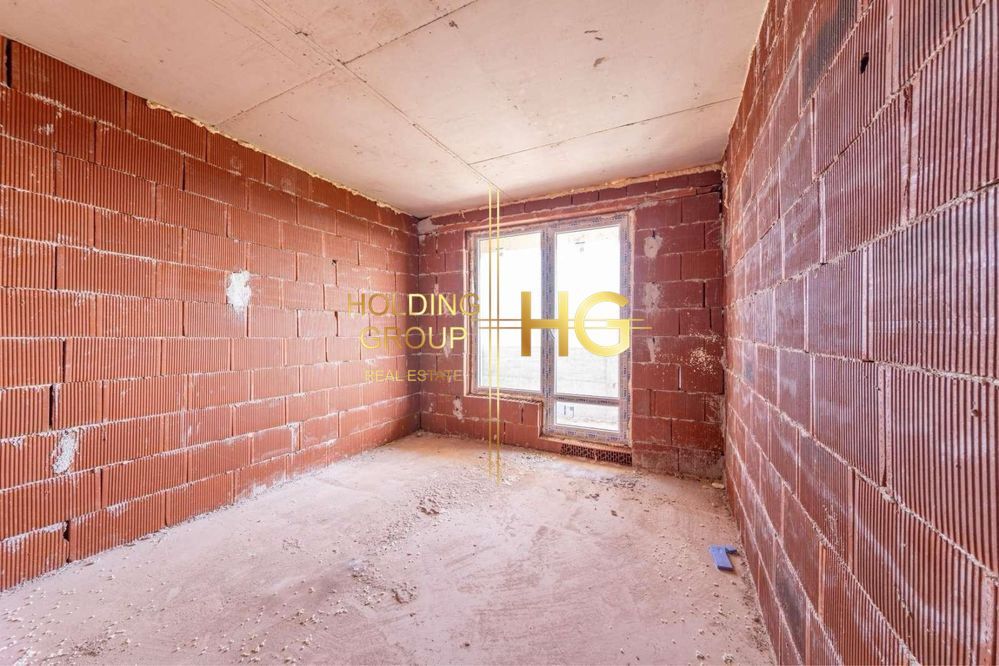 Продава се Тристаен апартамент в Варна, Възраждане 1 - 94 кв.м за 1453 €/кв.м - Снимка #1