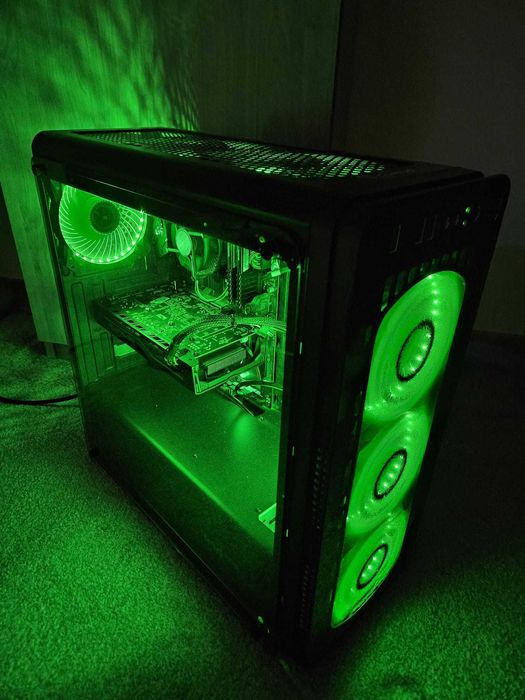 PC Gaming cu Monitor, Mouse și Tastatură - Stare foarte bună