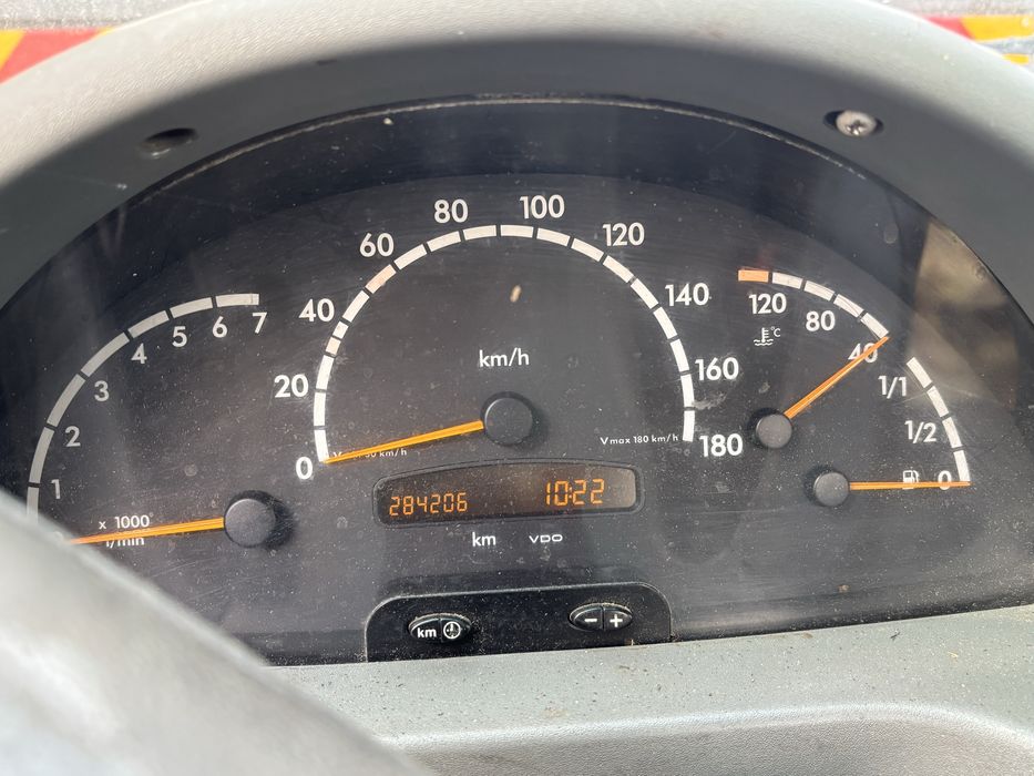 Mercedes-Benz Sprinter 2.2 manual