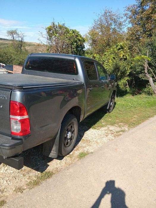 Vând Toyota Hilux