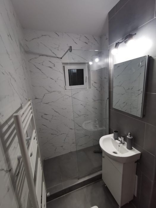 Apartament cu o camera renovat, complet mobilat si utilat