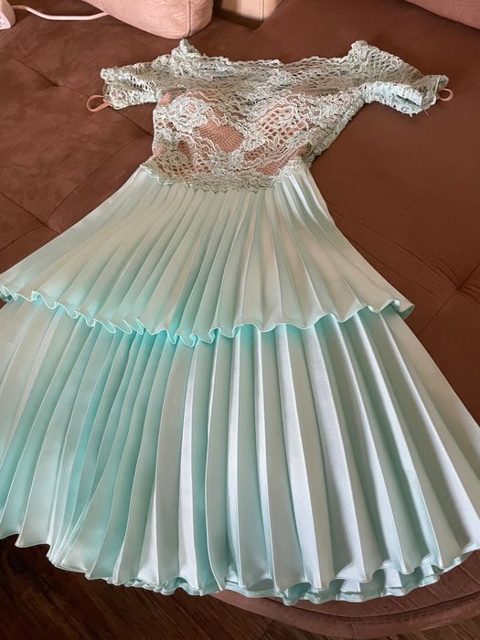 Официална рокля размер С