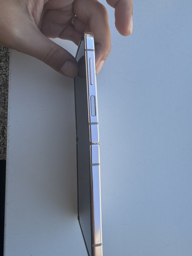 Samsung Galaxy Z Flip 4