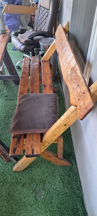 Masa și bănci rustice solide