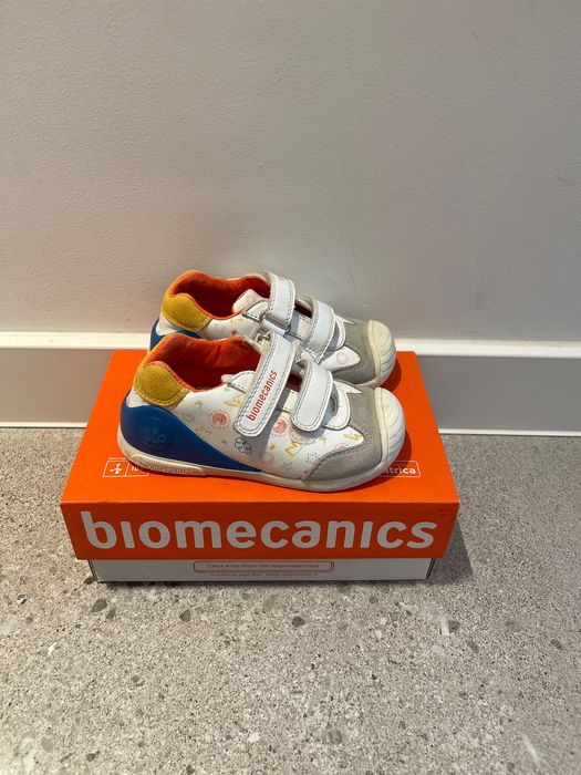 Ботуши и обувки колев и колев и biomecanics