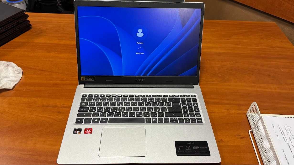 Лаптоп Dell Vostro 3515 и Acer Aspire 3 A315-23