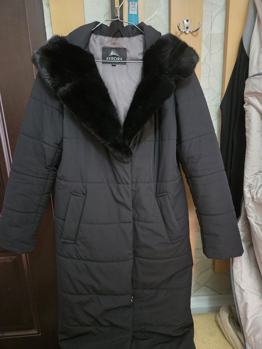Продам женскую куртку с норковым воротником — б/у, в отличном состояни