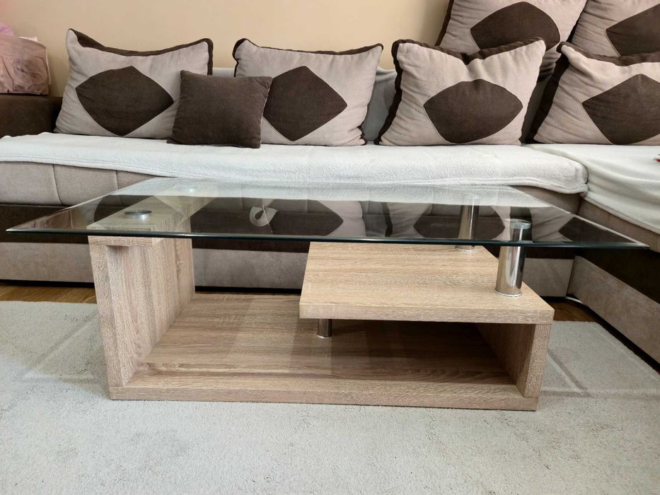 Холна маса стъкло и дърво