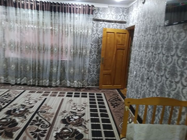 4 sothli hovlili uy sotiladi