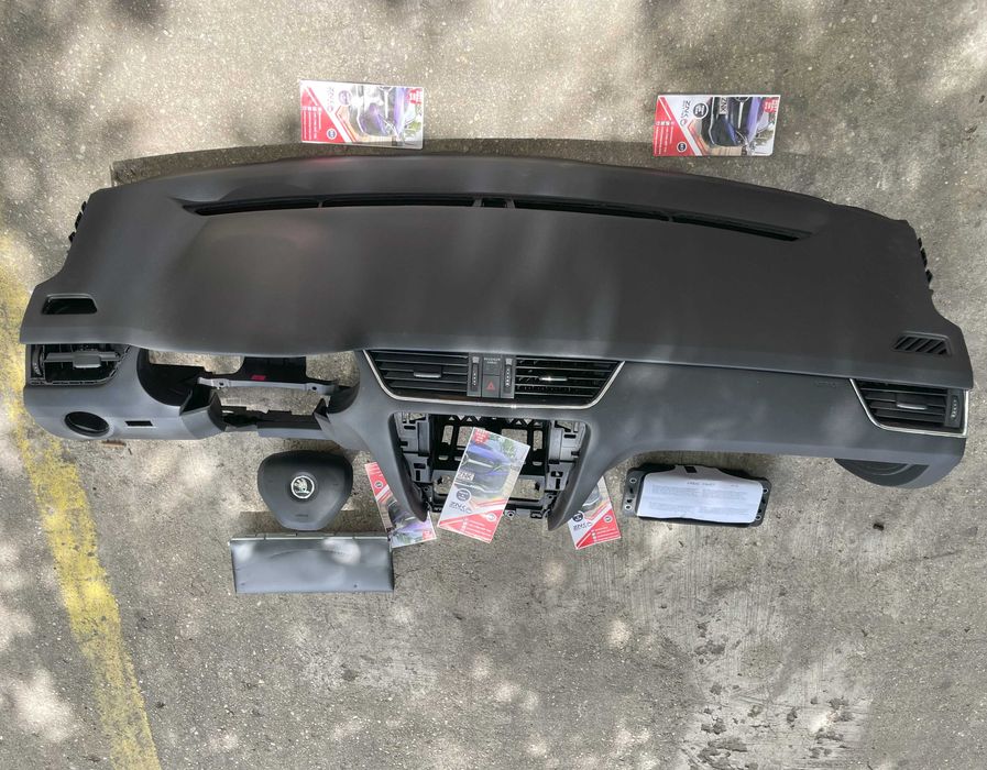 Skoda Octavia 3 - plansa de bord - kit airbag volan genunchi pasager