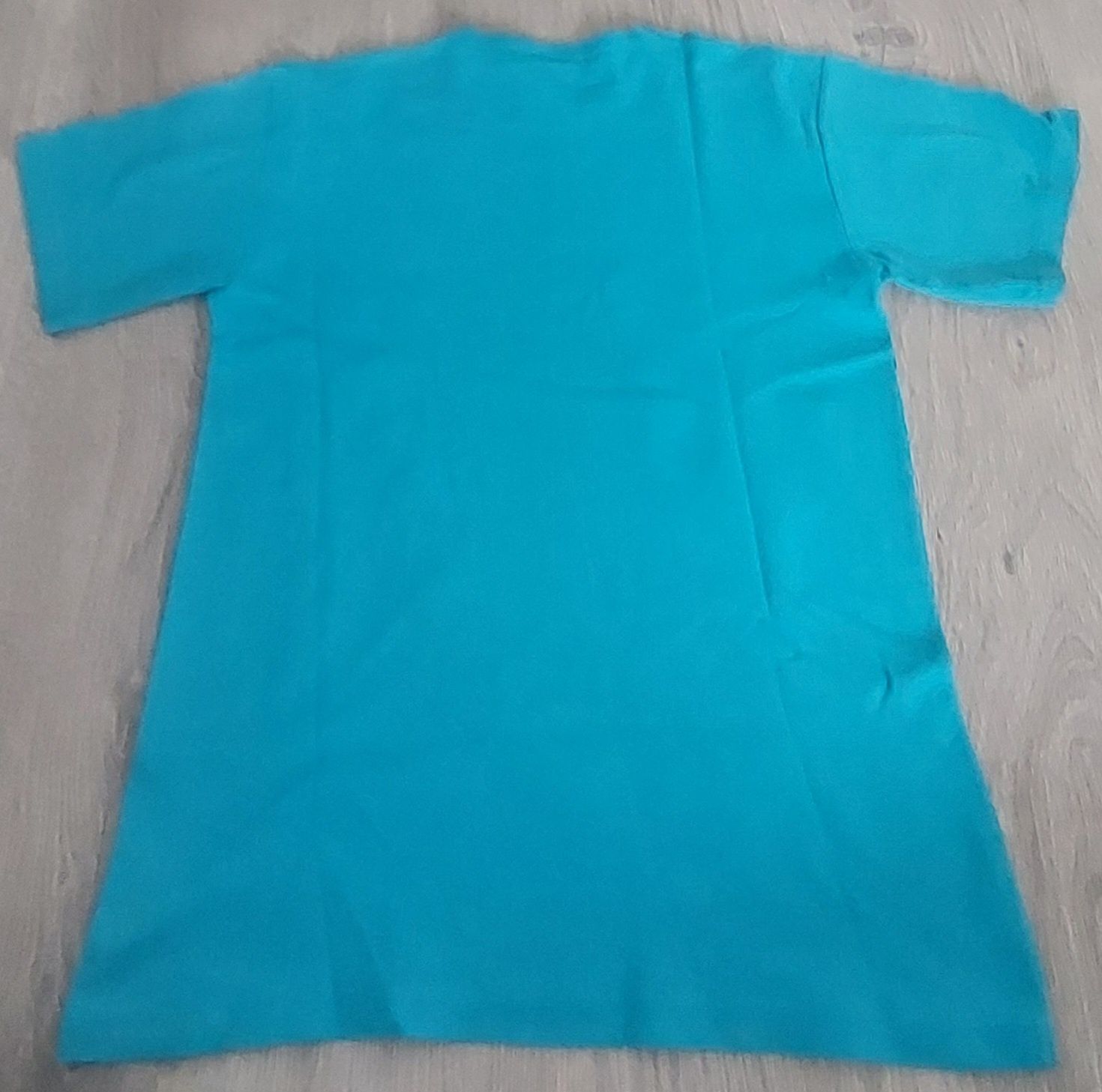 Vând tricou adidas