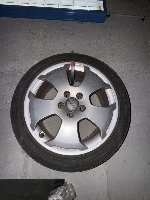 Зимни гуми + джанти Audi A3