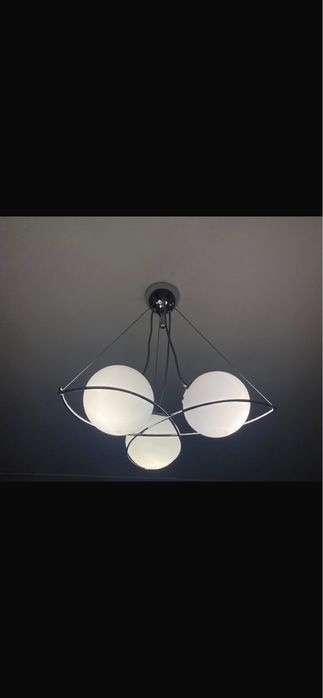 Продам люстры 5 штук все разных форм