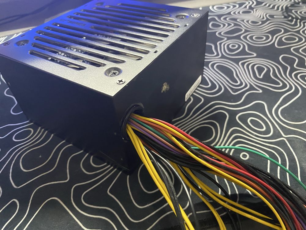 Продам блок питания AeroCool