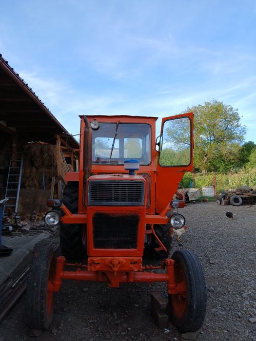 Tractor universal 650