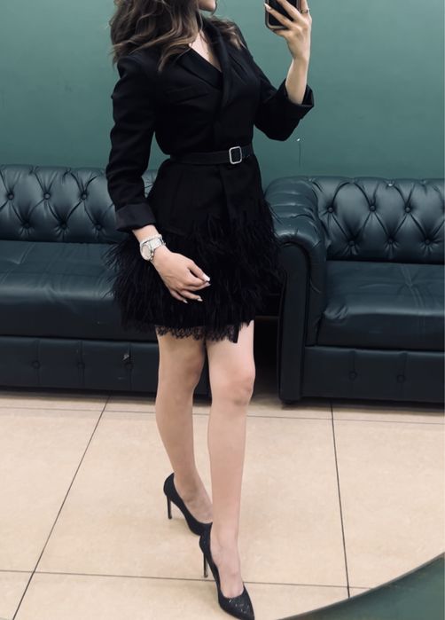 Костюм сиякты койлек астында перьясы бар,