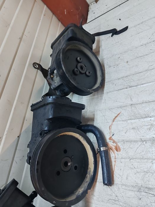 Pompa servo BMW E60 e61 520d 525d 200lei