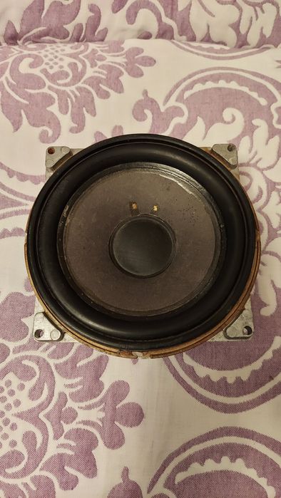 Динамик рабочии размер  19 см