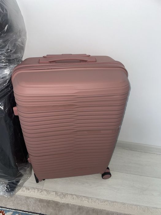 Чемодан как новый!