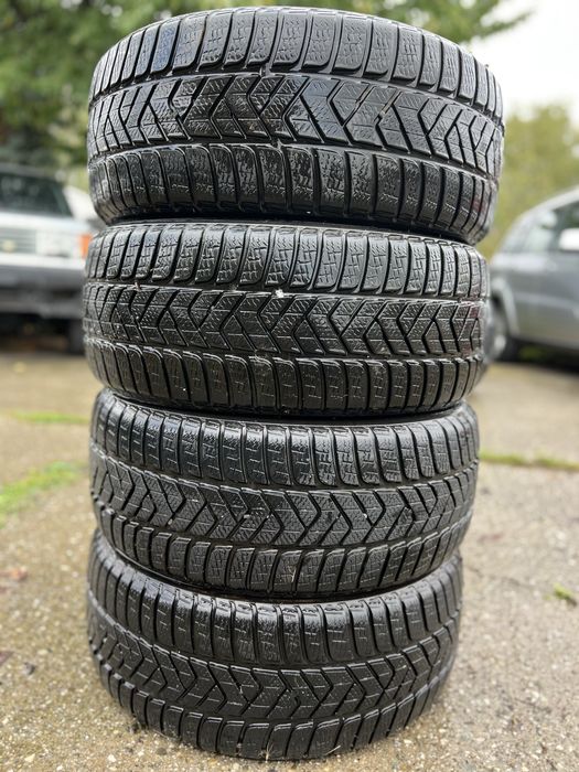 Зимни гуми 225/40/18 Pirelli DOT18с борд .Цена комплект