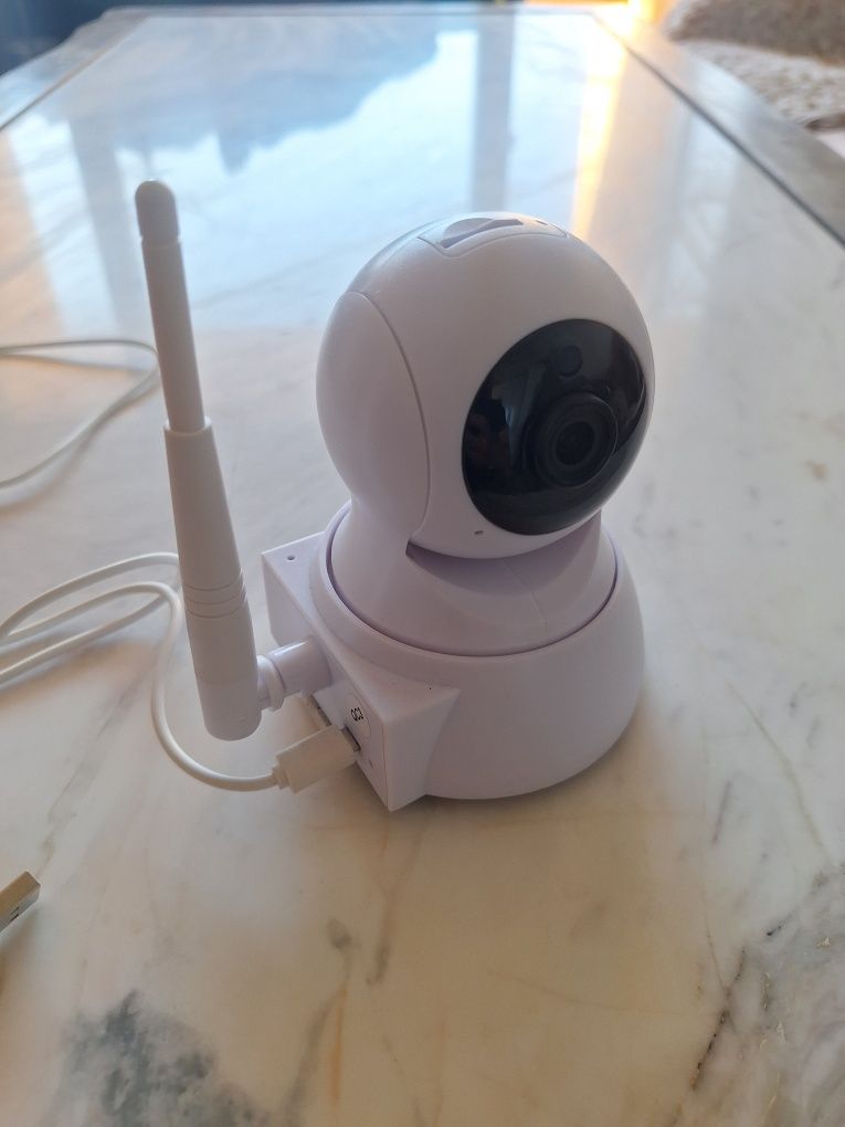 Wi fi камера чисто нова