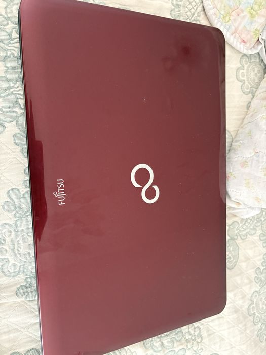 Ноутбук Fujitsu Lifebook AH531