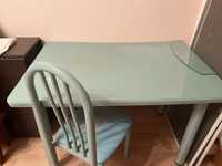 Продам стол  кухонный с 4  стульями