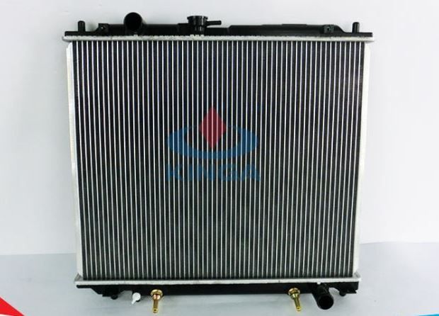 Радиатор охлаждения и радиатор кондиционера