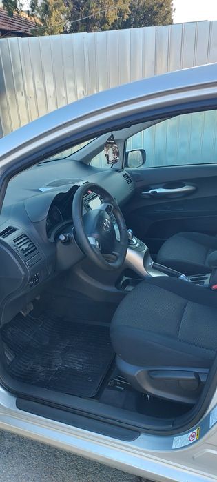 Vand Toyota 2013 Hibrid stare foarte buna