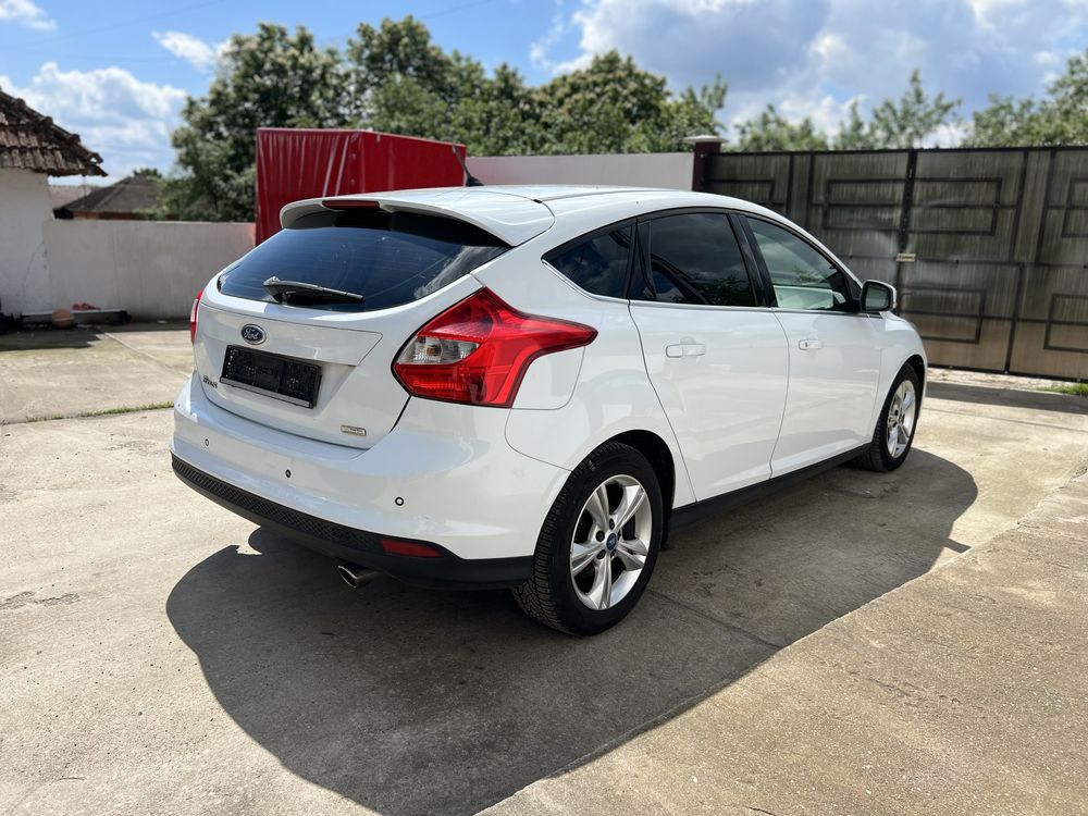 Ford focus 1.6 benzina an 2013