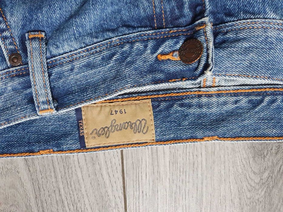 Blugi WRANGLER "Texas" - Marime W42 L32 (Talie 107 cm)