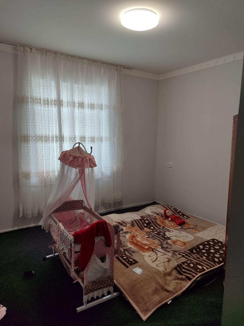 Uy sotiladi.. Uchastka
