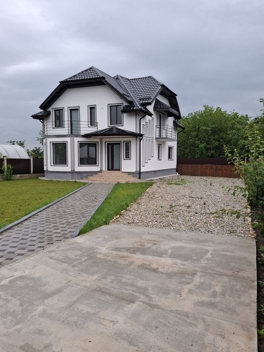 Casă de vânzare la cheie direct de la proprietar