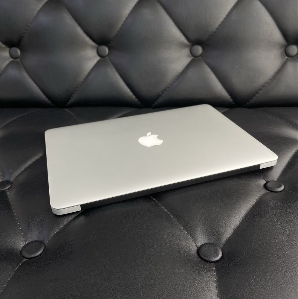 Apple MacBook Air 2017 в хорошем состояние