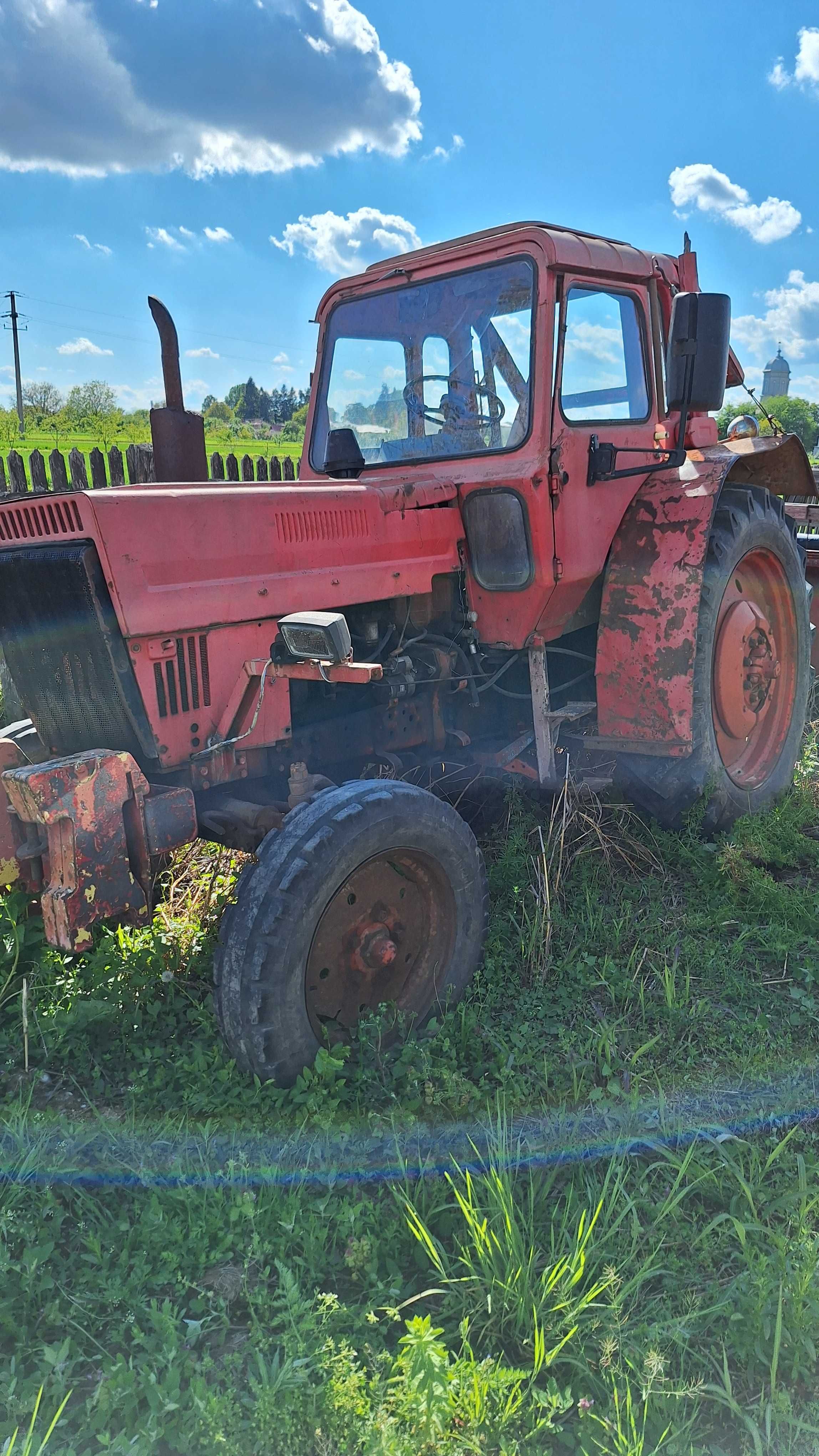 Tractor Belarus MTZ 82