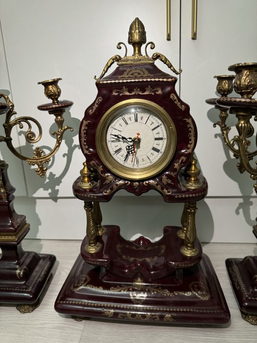 Антикварная бронзовая фарфоровое каминные  часы 19век