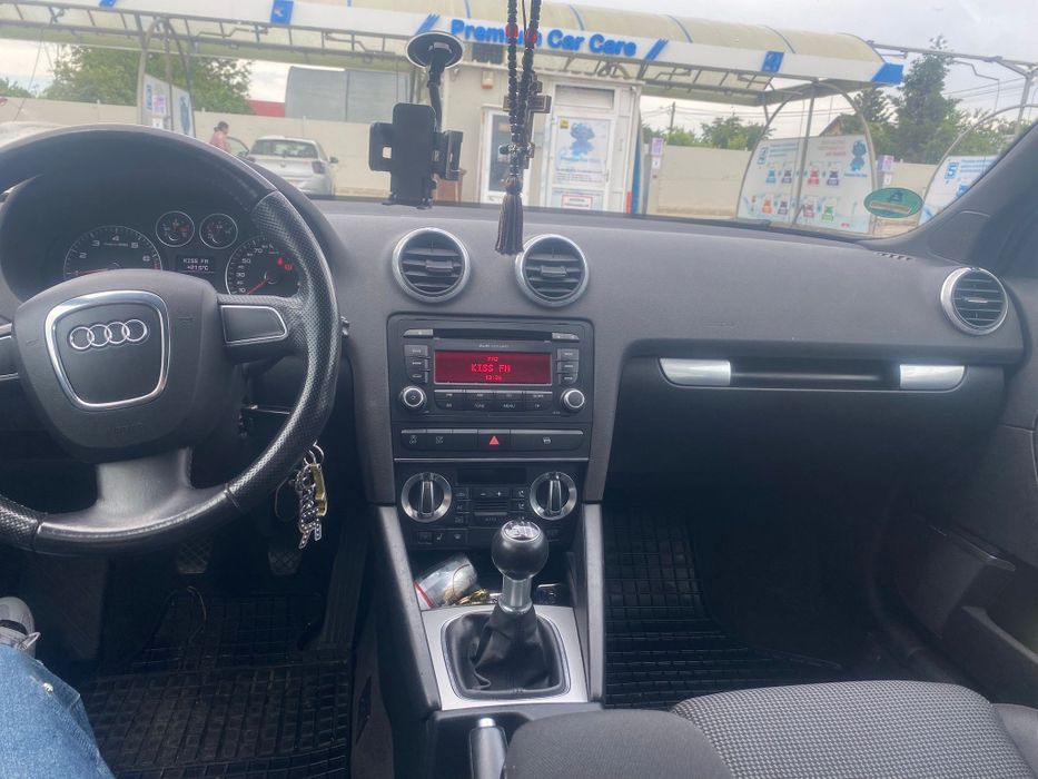 Vând Audi A3 culare alb