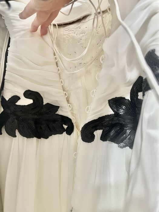 Рокля за бал на Стоян Радичев